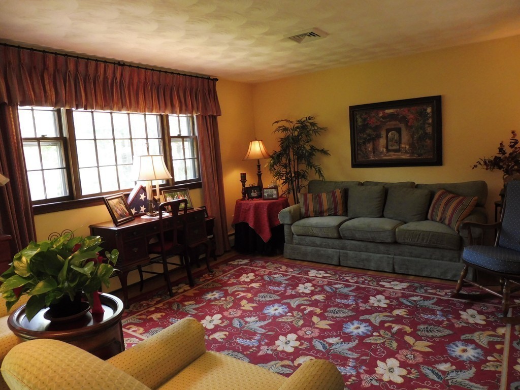 218 Old Farm Road Hanover, MA 02339 - Photo 4 of 24 Gallery Image 4