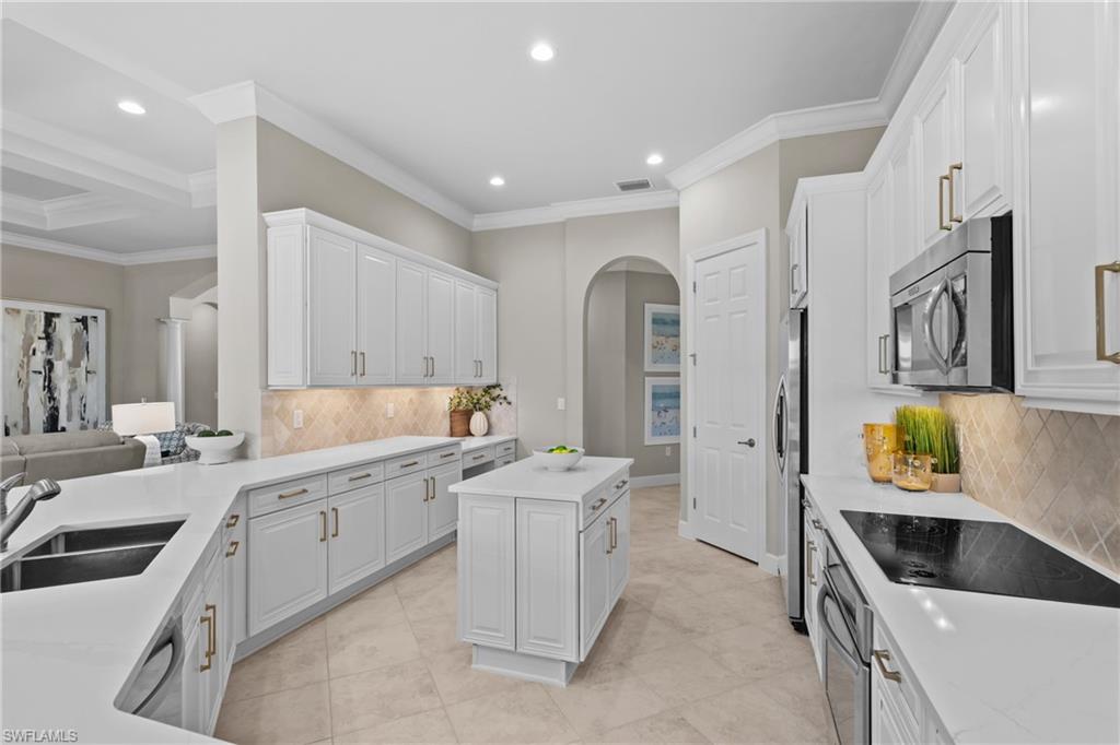 9774 Nickel Ridge Circle Naples, FL 34120 - Photo 8 of 50