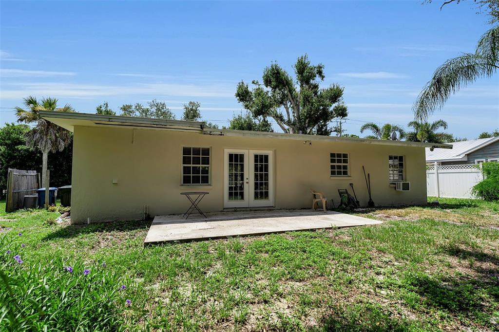 516 Laurel Road West Nokomis, FL 34275 - Photo 30 of 31 Gallery Image 30