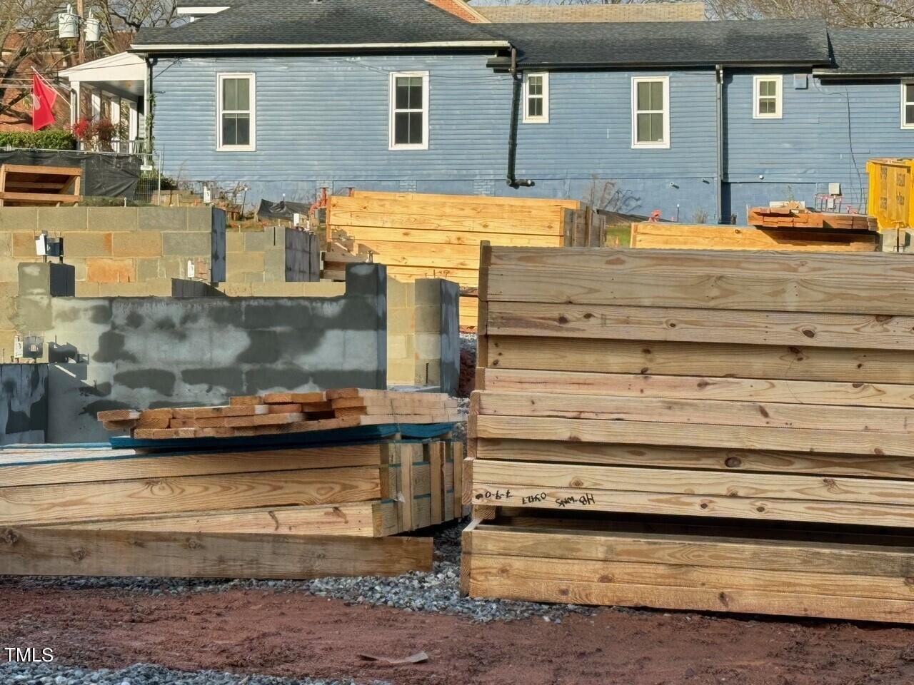 710 W North St, Unit 104, Raleigh, NC 27603 | Compass, image size:1280x960