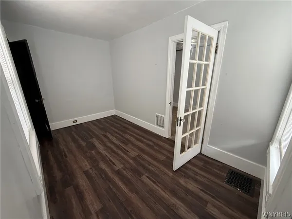 $1,300 | 1035 Oliver Street, North Tonawanda, NY 14120