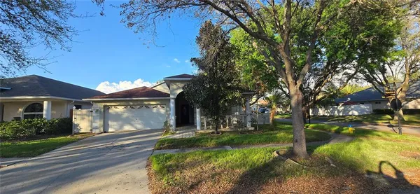 $399,000 | 1810 Greystone Heights Drive, Valrico, FL 33594