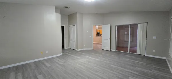 $399,000 | 1810 Greystone Heights Drive, Valrico, FL 33594