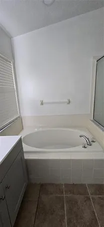 $399,000 | 1810 Greystone Heights Drive, Valrico, FL 33594