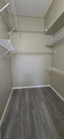 $399,000 | 1810 Greystone Heights Drive, Valrico, FL 33594