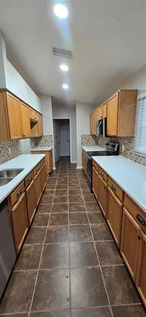 $399,000 | 1810 Greystone Heights Drive, Valrico, FL 33594