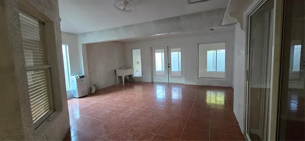$399,000 | 1810 Greystone Heights Drive, Valrico, FL 33594