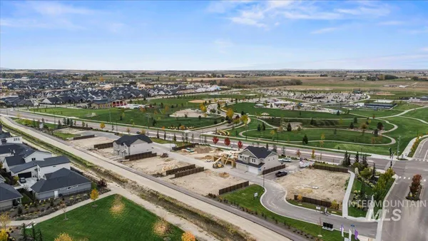 $417,900 | 2122 East Deep Purple Lane, Meridian, ID 83642