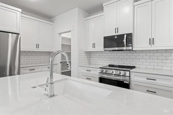 $417,900 | 2122 East Deep Purple Lane, Meridian, ID 83642