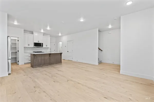 $417,900 | 2122 East Deep Purple Lane, Meridian, ID 83642