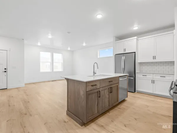 $417,900 | 2122 East Deep Purple Lane, Meridian, ID 83642