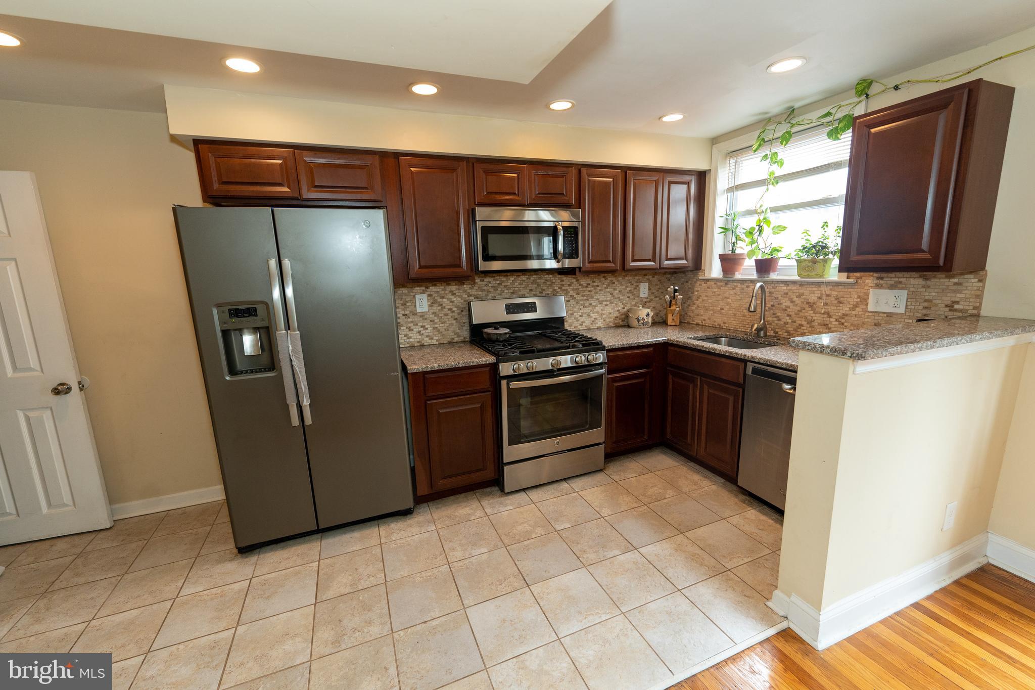 7822 Fayette Street Philadelphia, PA 19150 - Photo 8 of 37