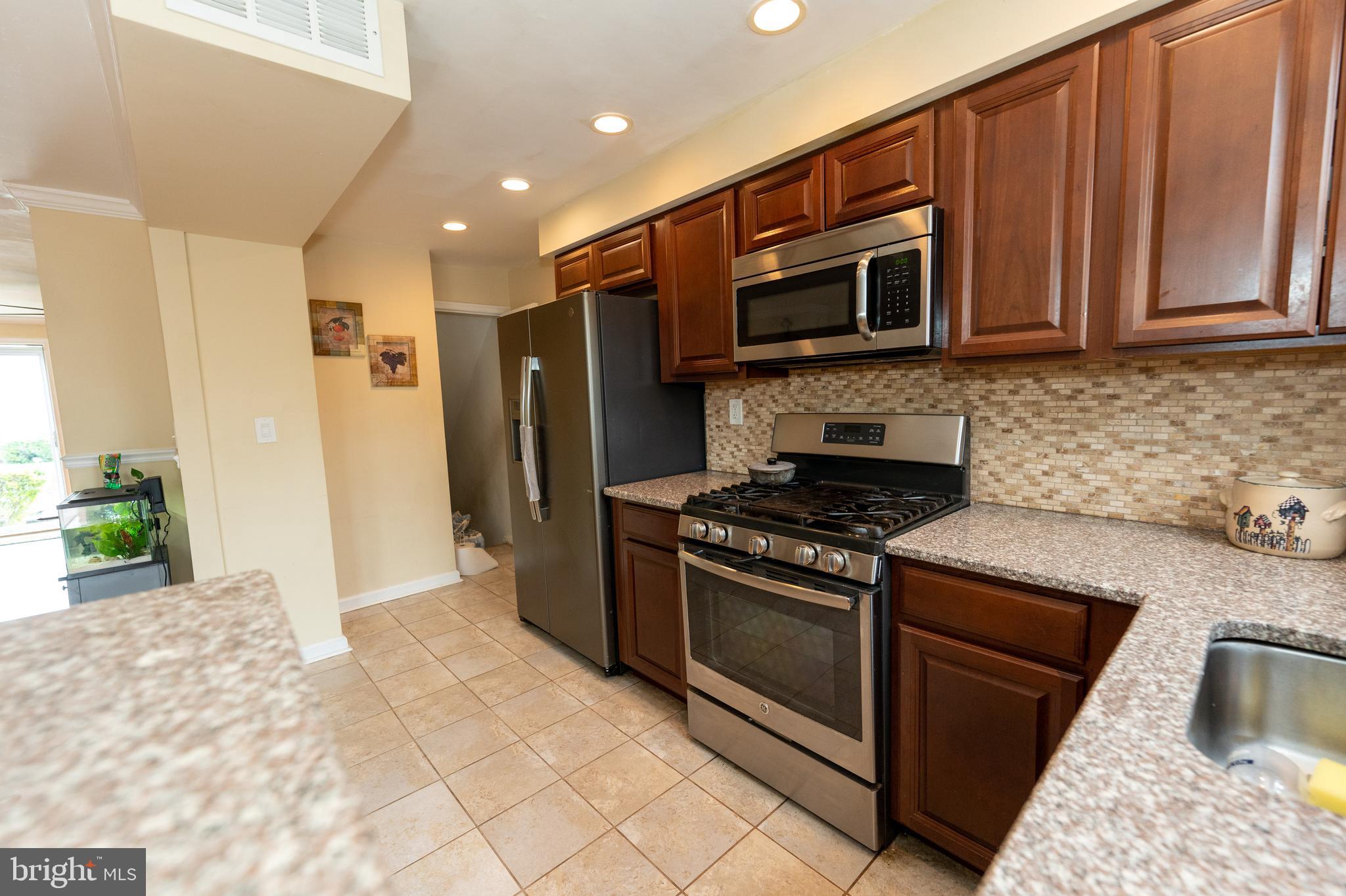 7822 Fayette Street Philadelphia, PA 19150 - Photo 10 of 37
