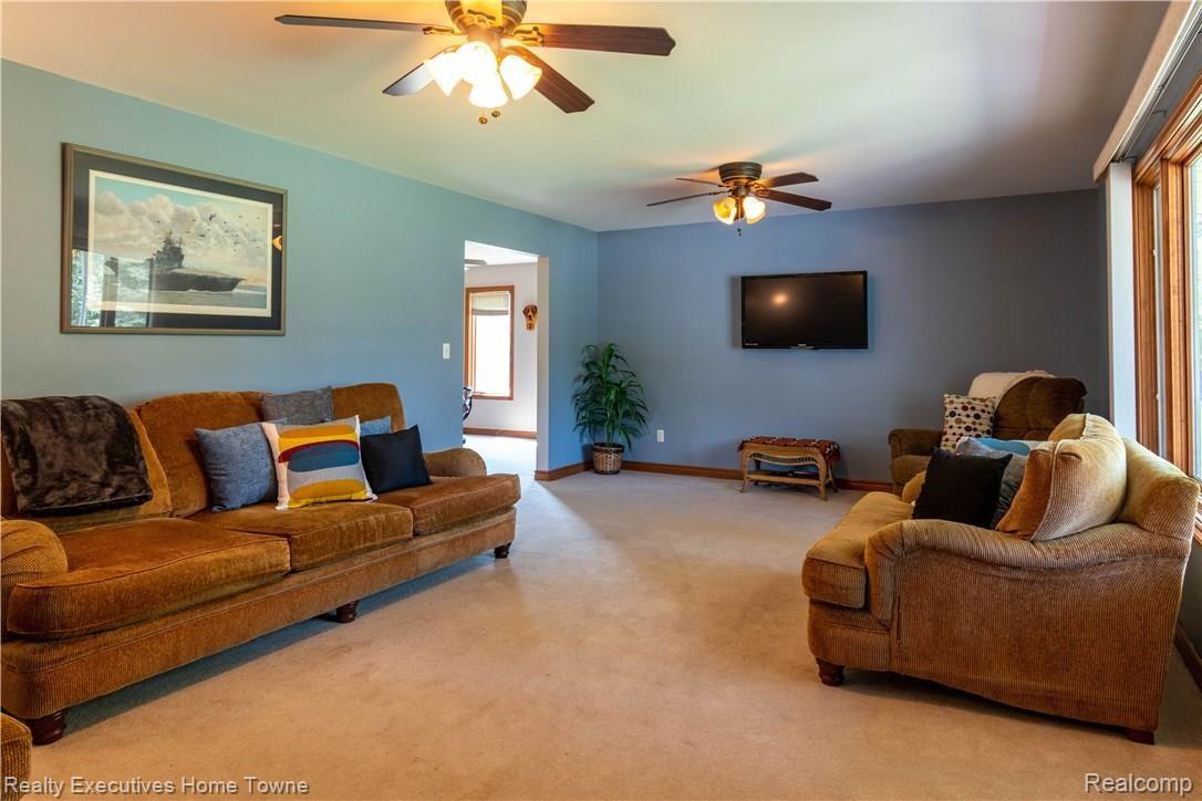 1071 South Allen Road St. Clair, MI 48079 - Photo 18 of 36 Living Room.jpg