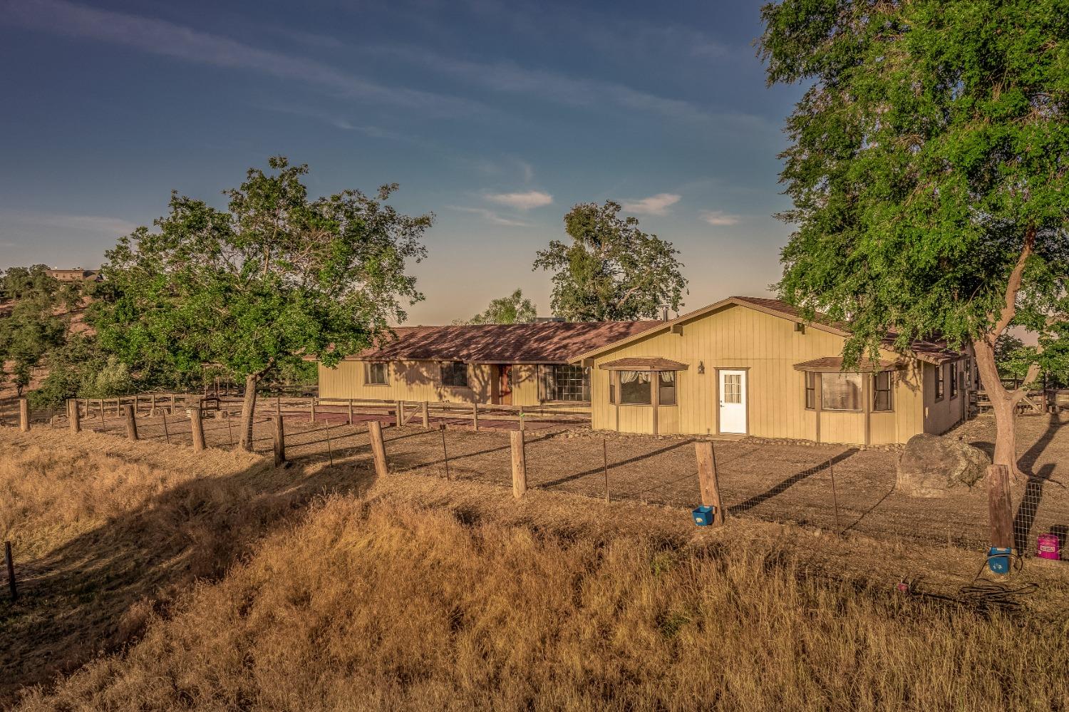 23653 Loper Valley Road Prather, CA 93651 - Photo 1 of 64 Gallery Image 1