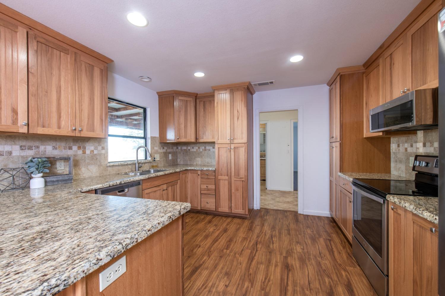 23653 Loper Valley Road Prather, CA 93651 - Photo 11 of 64 Gallery Image 11