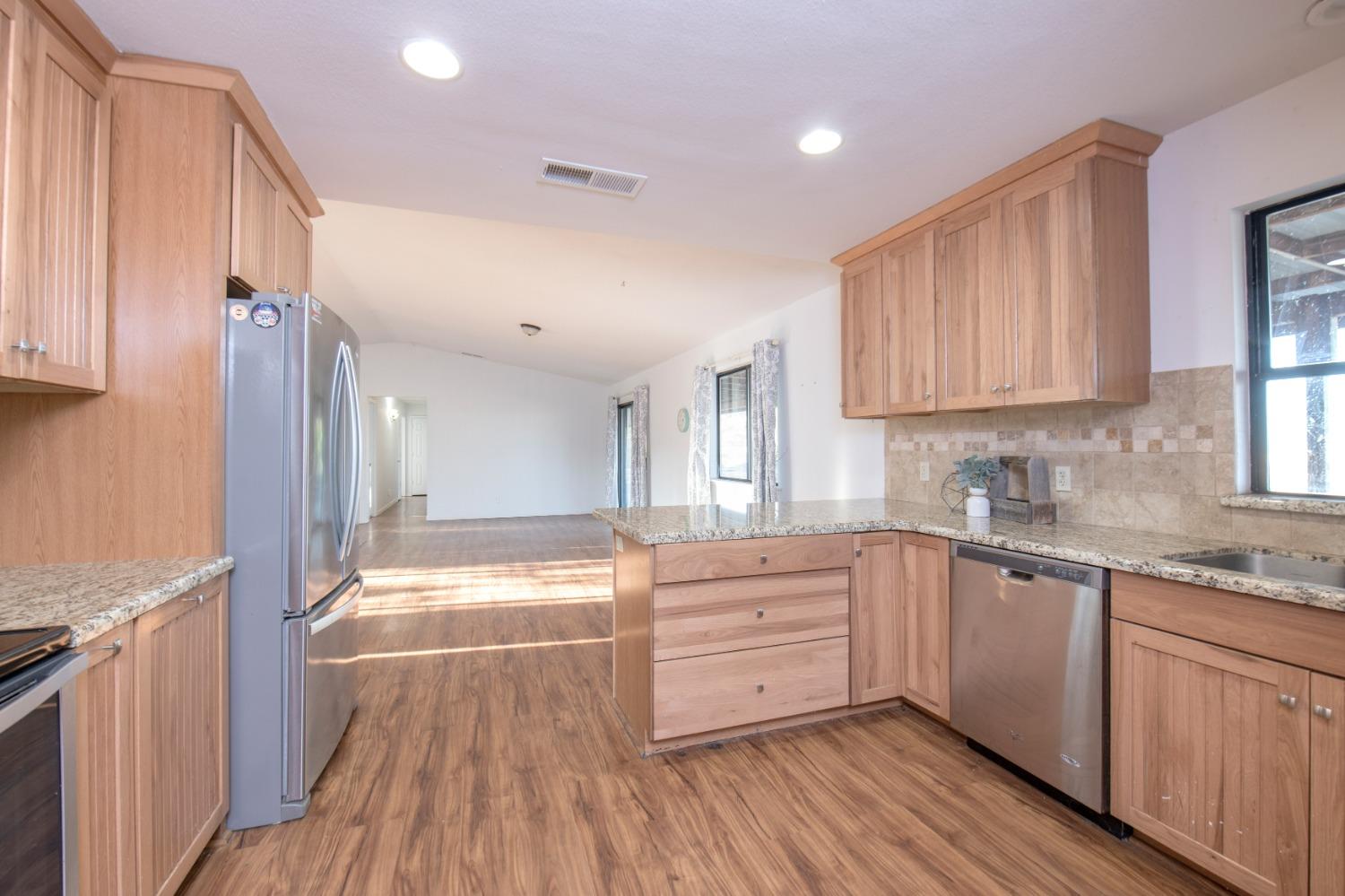 23653 Loper Valley Road Prather, CA 93651 - Photo 12 of 64 Gallery Image 12