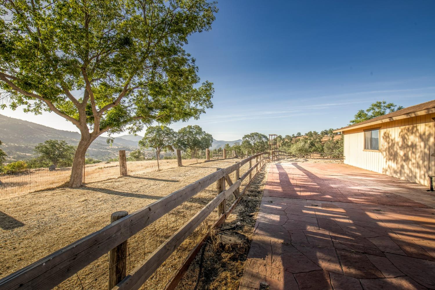 23653 Loper Valley Road Prather, CA 93651 - Photo 31 of 64 Gallery Image 31