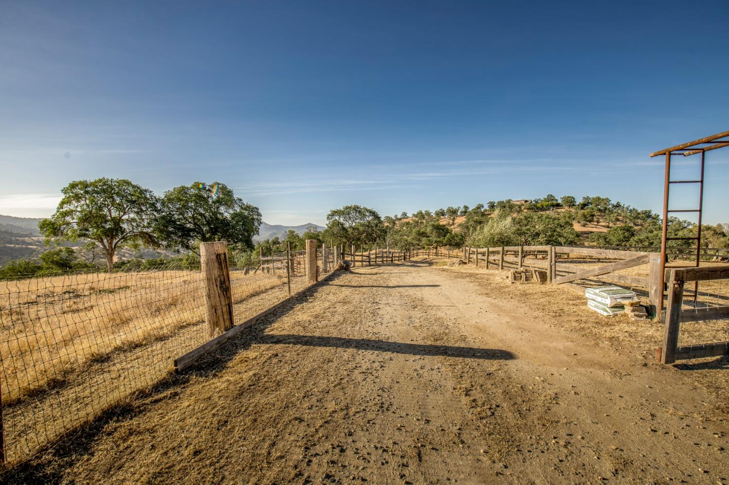 23653 Loper Valley Road Prather, CA 93651 - Photo 34 of 64 Gallery Image 34