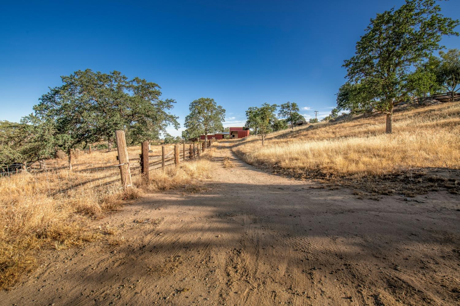 23653 Loper Valley Road Prather, CA 93651 - Photo 39 of 64 Gallery Image 39