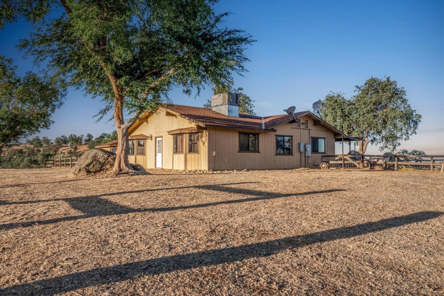 23653 Loper Valley Road Prather, CA 93651 - Photo 55 of 64 Gallery Image 55