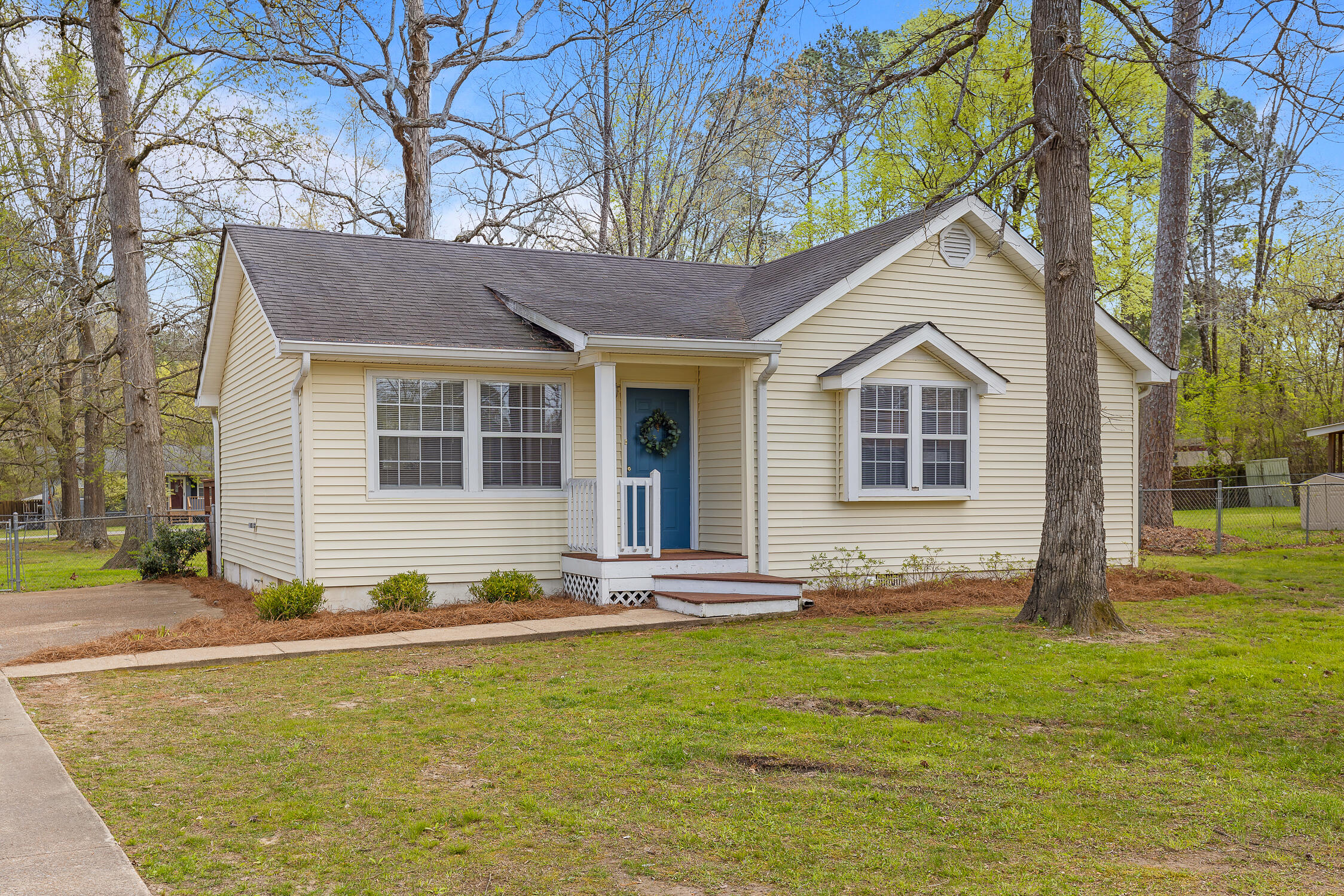 1120 Shady Rest Road Chattanooga, TN 37421 - Photo 1 of 28 1120 Shady Rest Rd