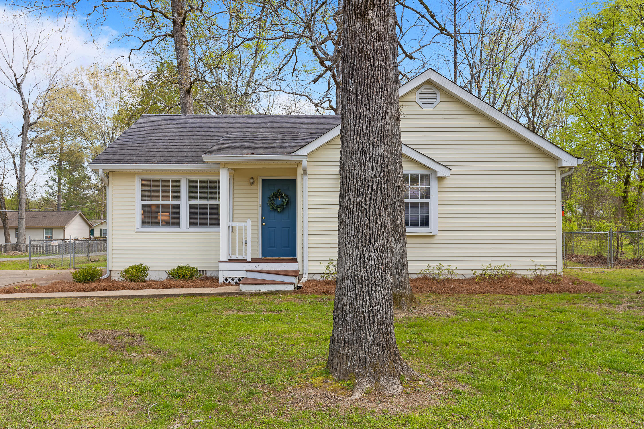 1120 Shady Rest Road Chattanooga, TN 37421 - Photo 2 of 28 1120 Shady Rest Rd