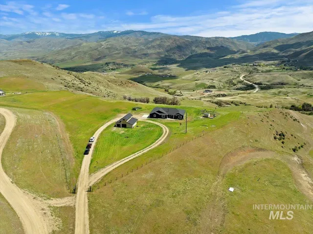 $1,380,000 | 34 Deirdre Drive, Horseshoe Bend, ID 83629