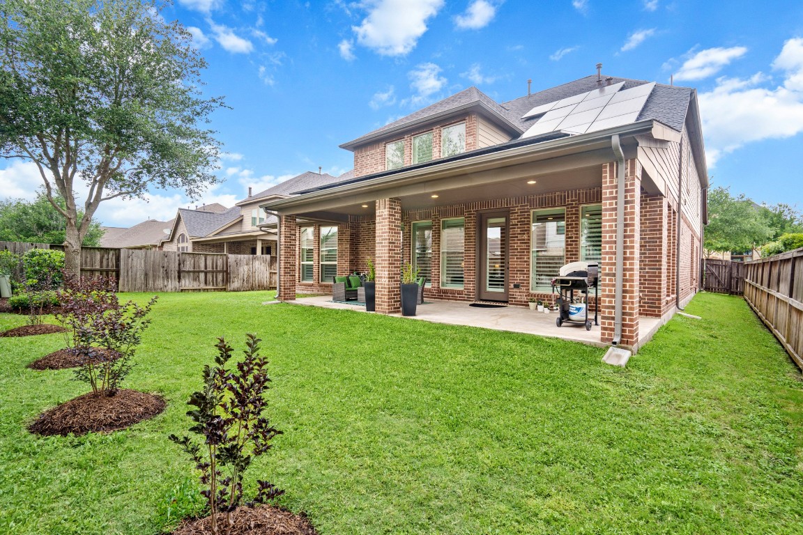 1607 Quail Ridge Drive Katy, TX 77493 - Photo 28 of 33 Your dream backyard is in reach! This space is a blank canvas ready for you to create your own backyard oasis!