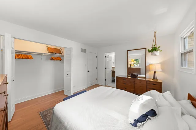 $585,000 | 1100 Brentwood Lane, Wheaton, IL 60189