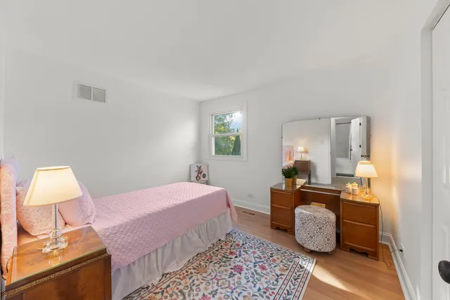 $585,000 | 1100 Brentwood Lane, Wheaton, IL 60189