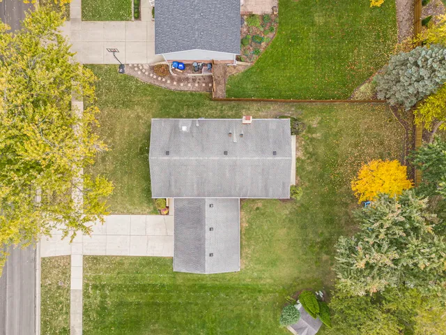 $585,000 | 1100 Brentwood Lane, Wheaton, IL 60189