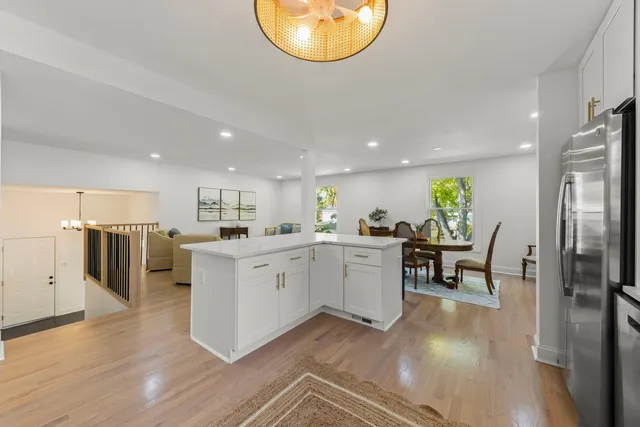 $585,000 | 1100 Brentwood Lane, Wheaton, IL 60189