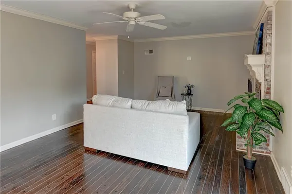 $350,000 | 10708 St Catherines Lane, Kansas City, MO 64137