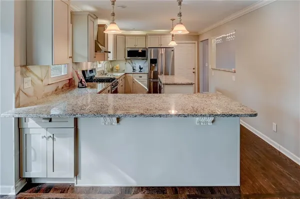 $350,000 | 10708 St Catherines Lane, Kansas City, MO 64137