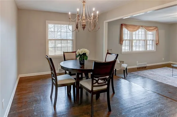 $350,000 | 10708 St Catherines Lane, Kansas City, MO 64137