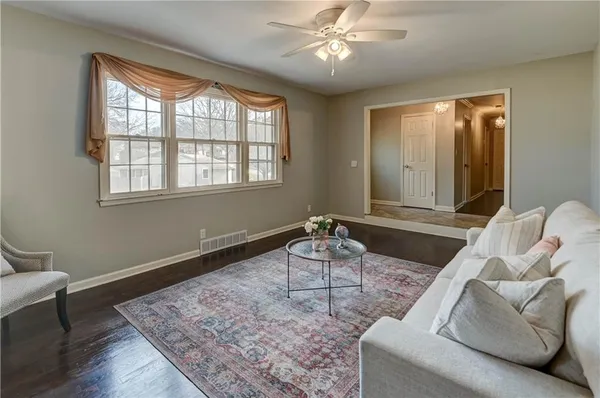 $350,000 | 10708 St Catherines Lane, Kansas City, MO 64137