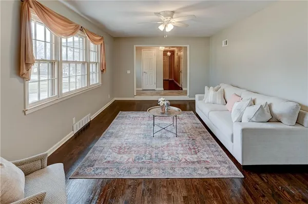 $350,000 | 10708 St Catherines Lane, Kansas City, MO 64137