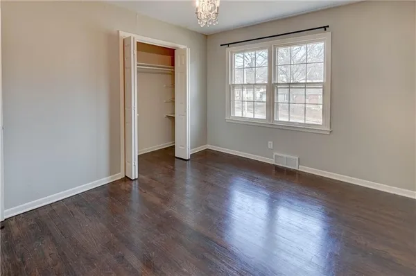 $350,000 | 10708 St Catherines Lane, Kansas City, MO 64137