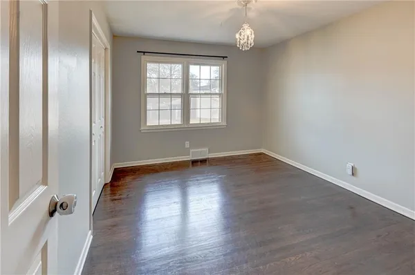 $350,000 | 10708 St Catherines Lane, Kansas City, MO 64137