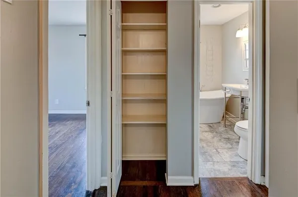 $350,000 | 10708 St Catherines Lane, Kansas City, MO 64137