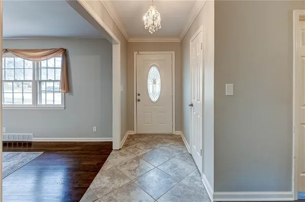 $350,000 | 10708 St Catherines Lane, Kansas City, MO 64137
