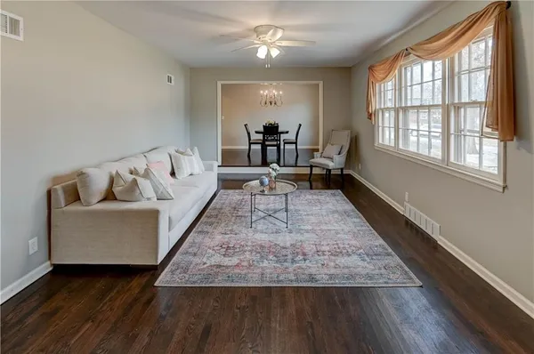 $350,000 | 10708 St Catherines Lane, Kansas City, MO 64137