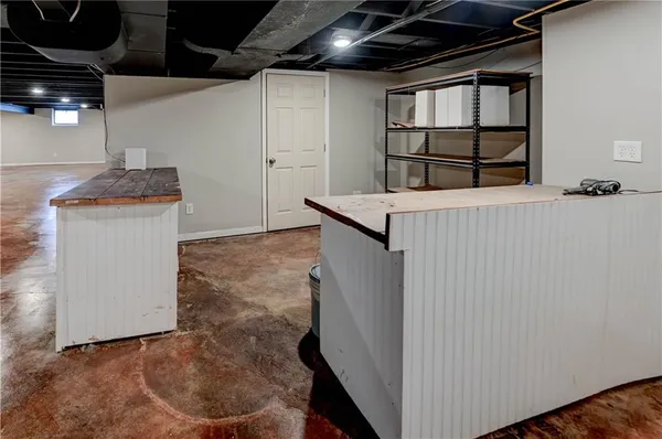 $350,000 | 10708 St Catherines Lane, Kansas City, MO 64137