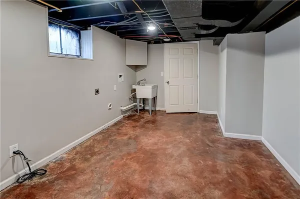 $350,000 | 10708 St Catherines Lane, Kansas City, MO 64137