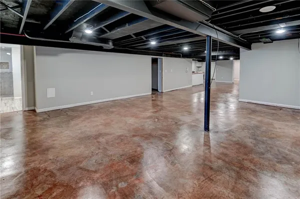 $350,000 | 10708 St Catherines Lane, Kansas City, MO 64137