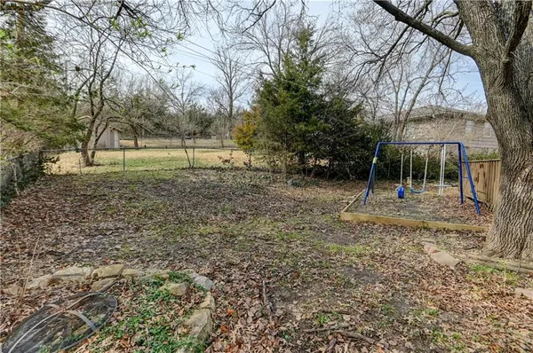 $350,000 | 10708 St Catherines Lane, Kansas City, MO 64137