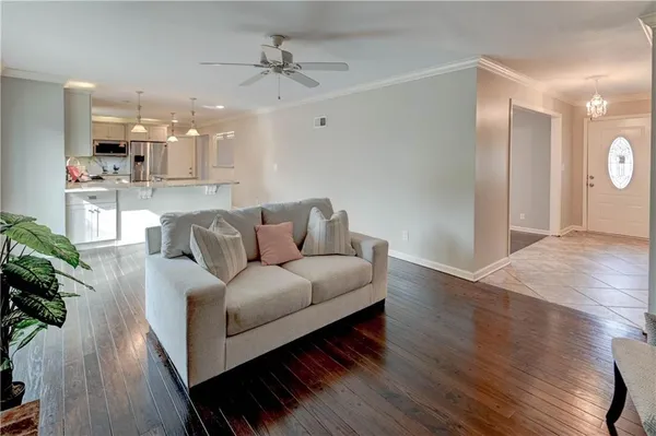 $350,000 | 10708 St Catherines Lane, Kansas City, MO 64137
