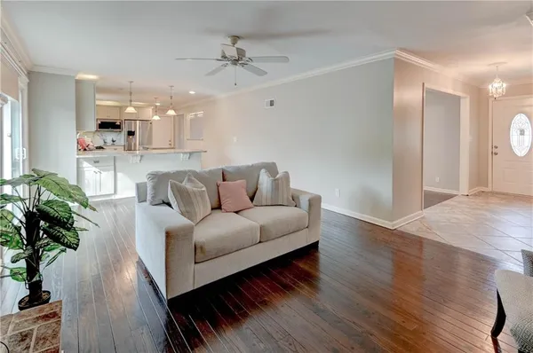 $350,000 | 10708 St Catherines Lane, Kansas City, MO 64137