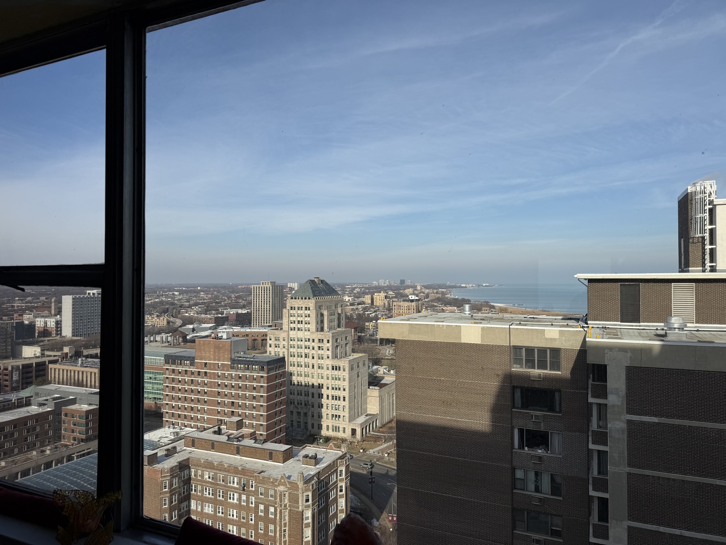 6301 North Sheridan Road, Unit 24C Chicago, IL 60660 - Photo 13 of 27 a view of a balcony with city view
